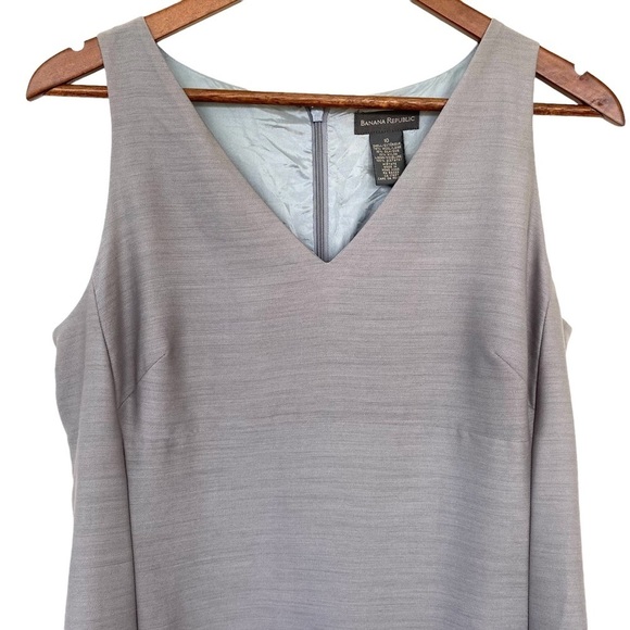 Banana Republic sleeveless midi dress with v-neckline, silk & wool blend - Picture 2 of 10